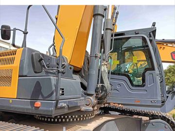 XCMG Used Excavator XE600EM Crawler Material Grabbing Machine for Sale