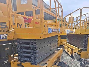 XCMG XG1412HD 14m Used Electric Mobile Scissor Lift for Sale
